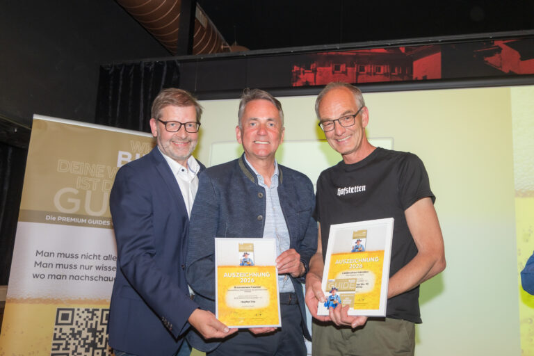 Im Bild v.l.n.r.: Reinhard Bayer (Stiftsbrauerei Schlägl), Johannes Leitner (Braucommune Freistadt), Peter Krammer (Landbrauhaus Hofstetten)